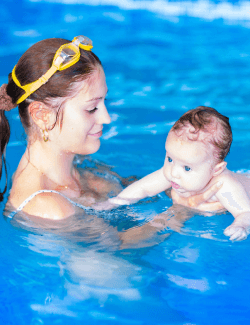 Alberca con clases de natación para bebés en Insurgentes Norte